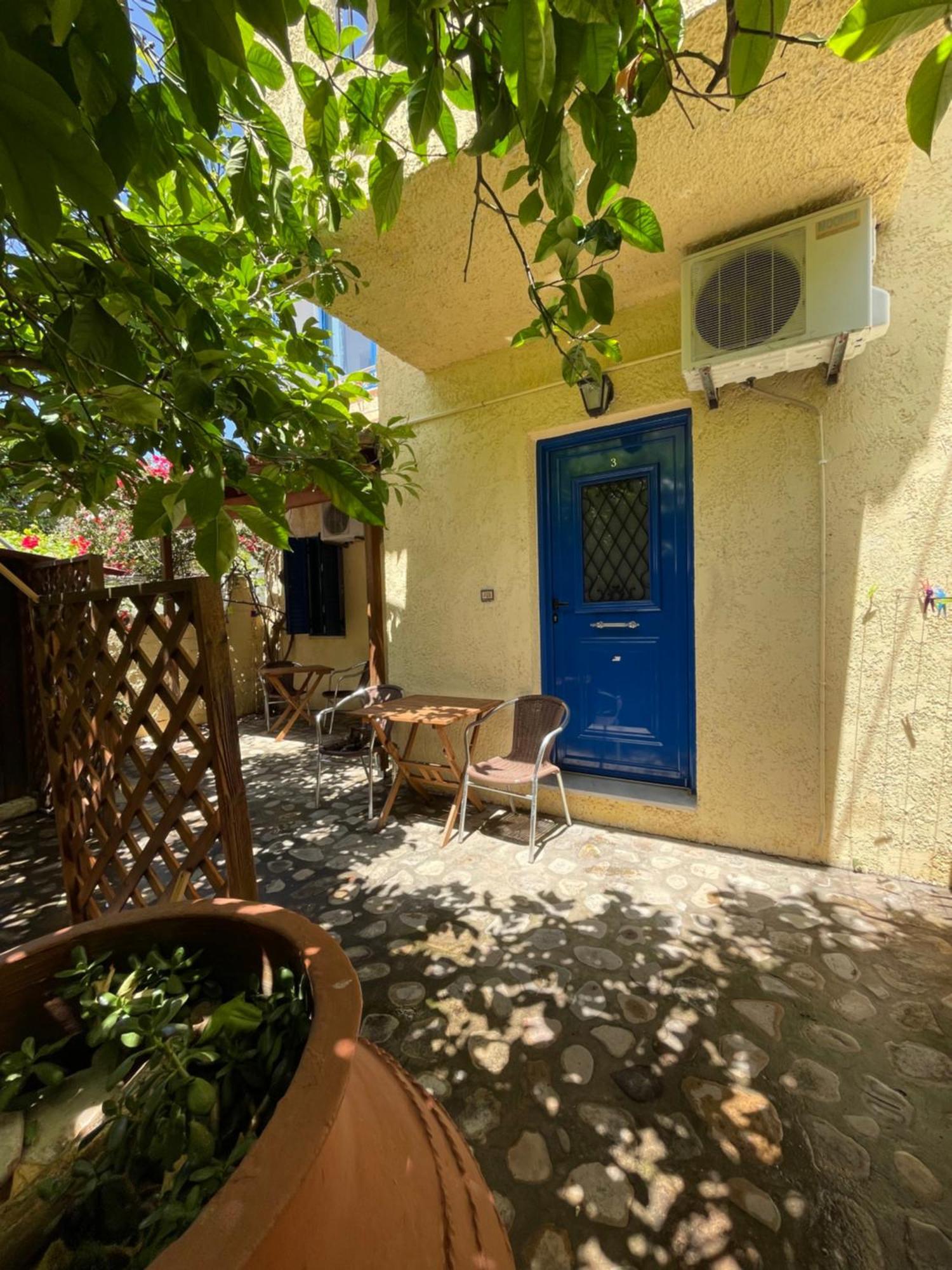 Jimmy'S Place Ormos  Екстериор снимка
