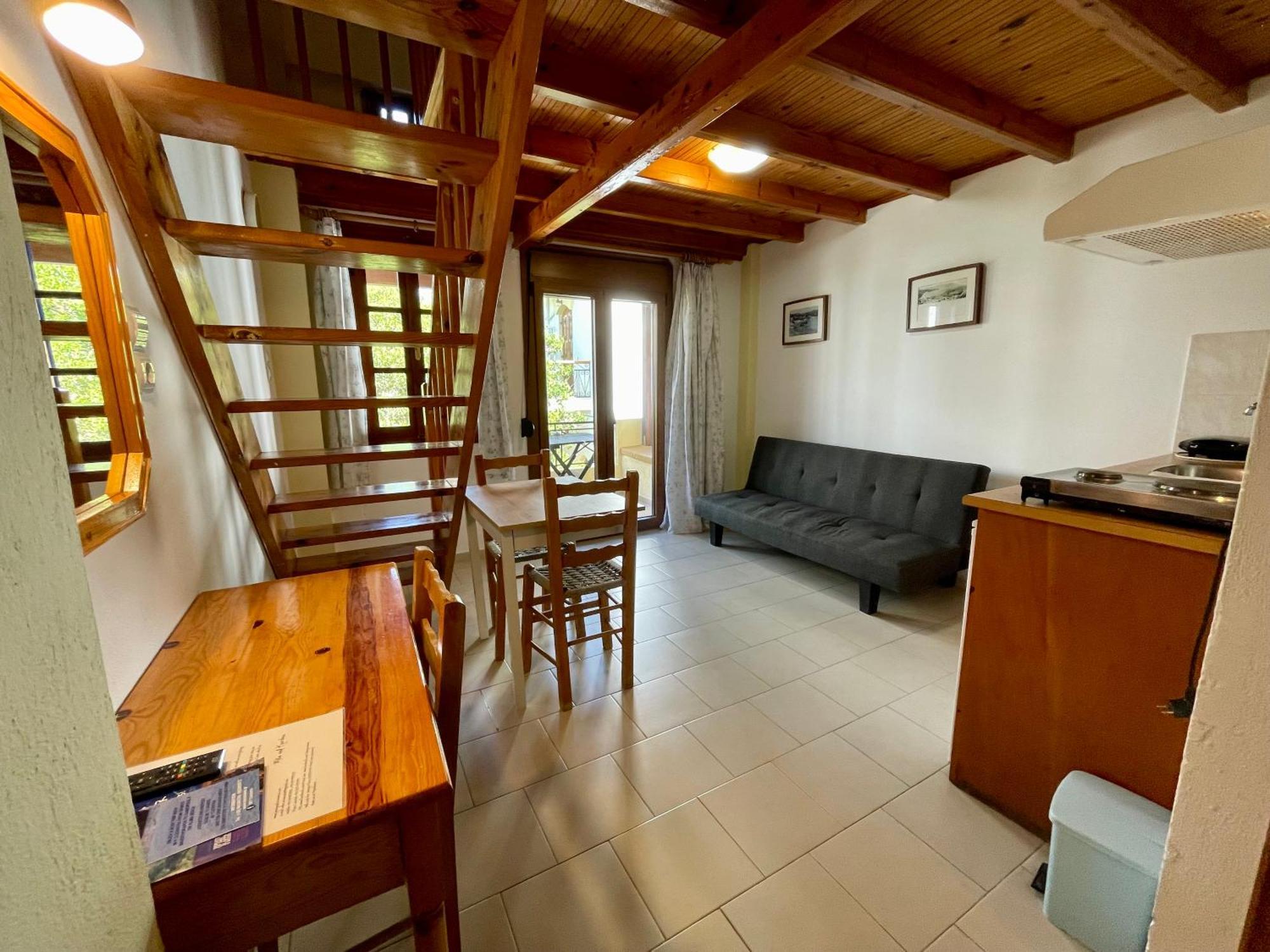 Jimmy'S Place Ormos  Екстериор снимка