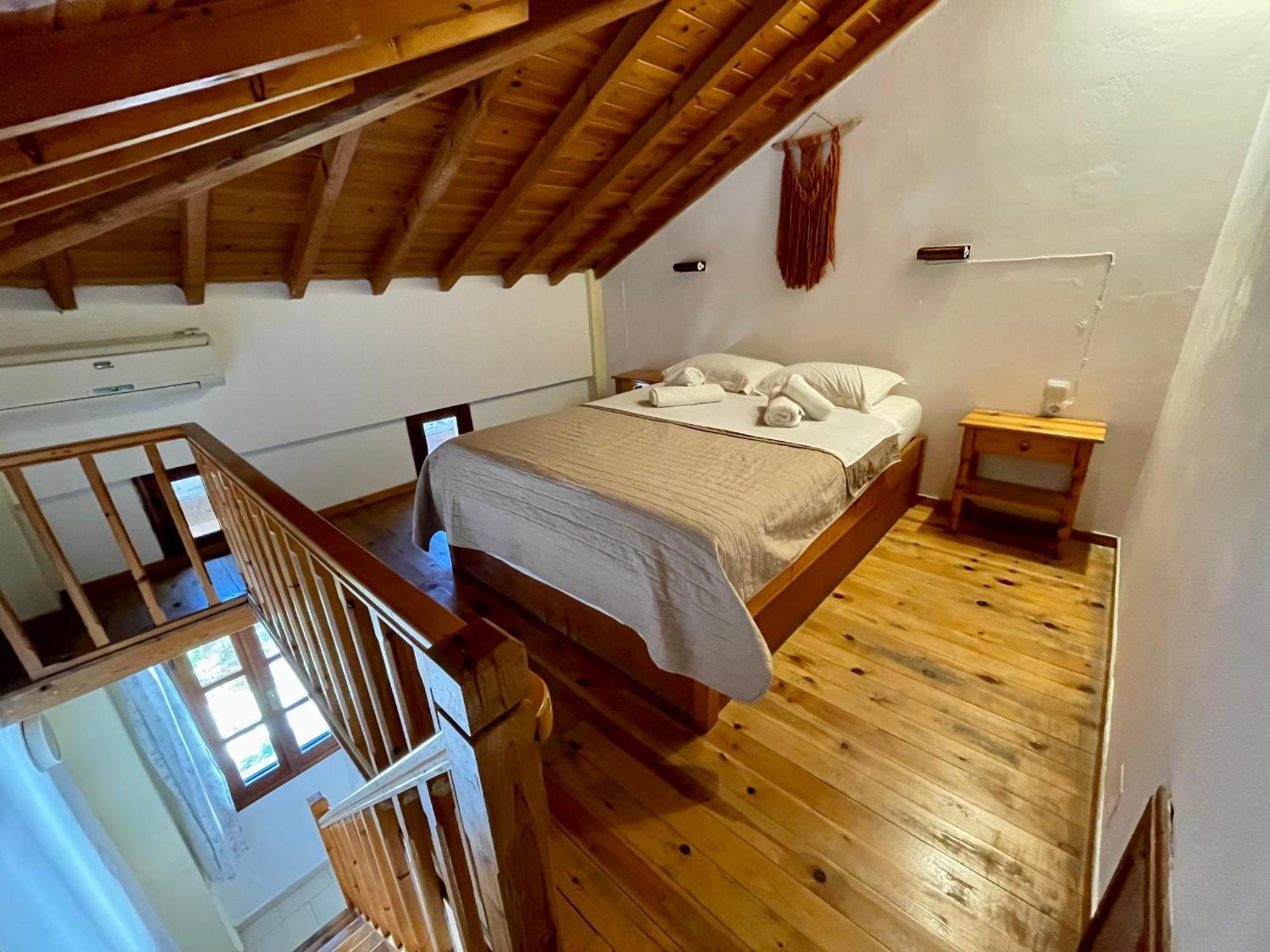 Jimmy'S Place Ormos  Екстериор снимка