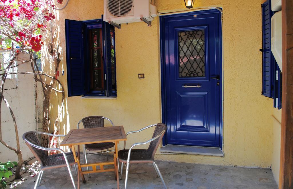 Jimmy'S Place Ormos  Екстериор снимка