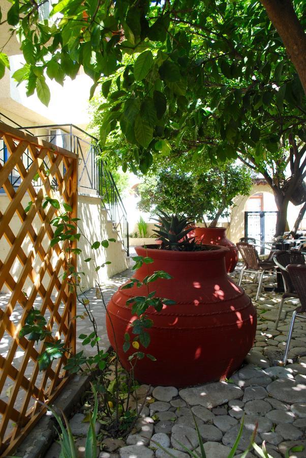 Jimmy'S Place Ormos  Екстериор снимка