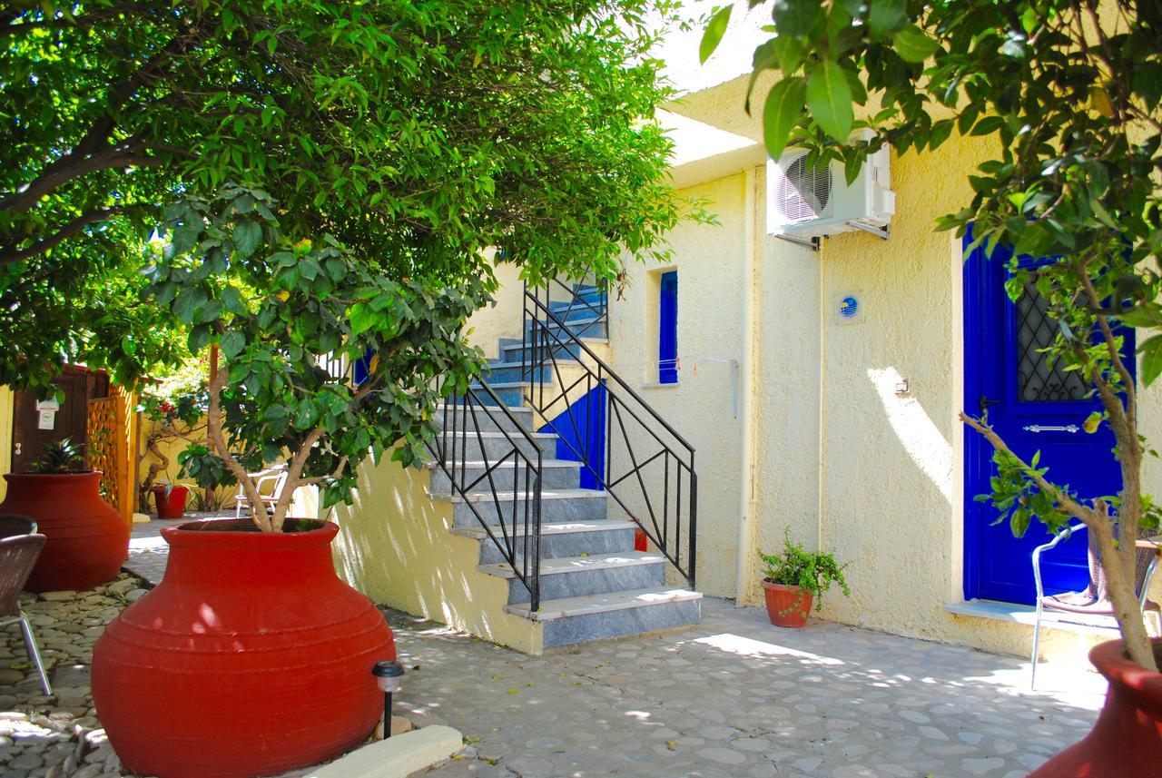 Jimmy'S Place Ormos  Екстериор снимка