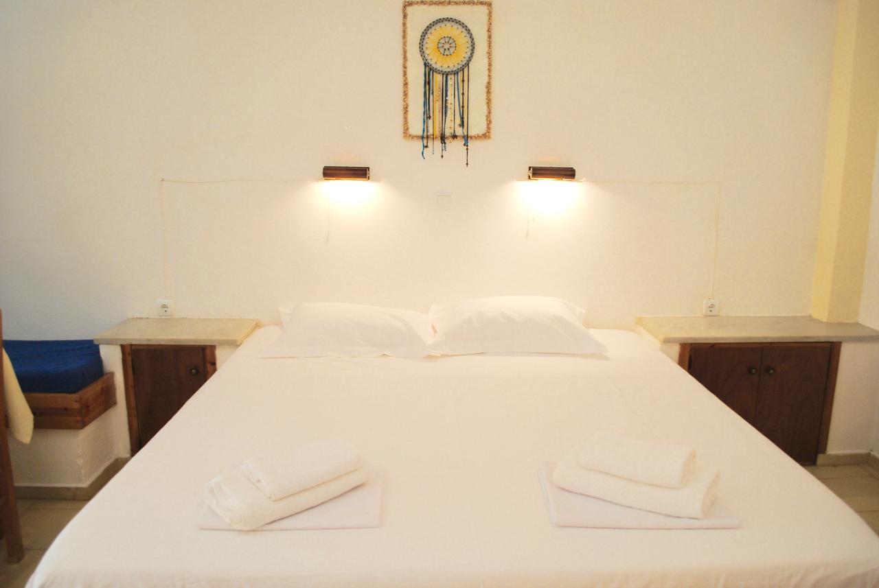 Jimmy'S Place Ormos  Екстериор снимка